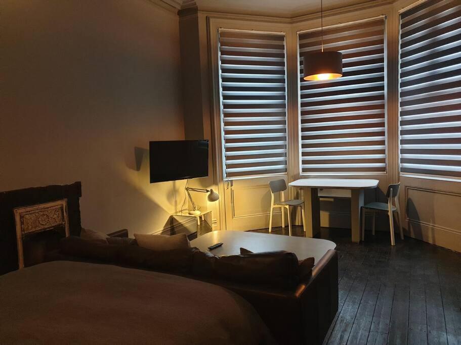 Elegant Studio In Central Hove - 5 Min Walk To Beach - 10 Min To Brighton Eksteriør bilde